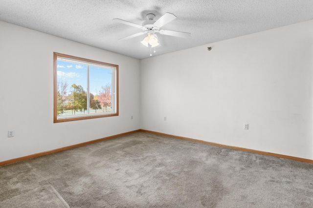 15400 Chippendale Avenue W 315, Rosemount, MN 55068