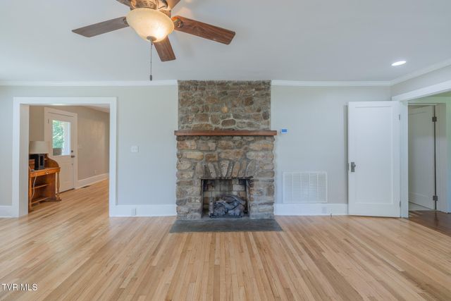 31232 Hollyfield Road, Damascus, VA 24236