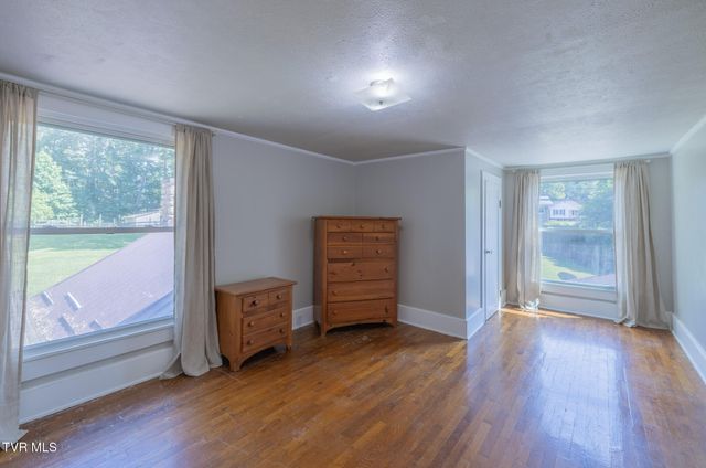 31232 Hollyfield Road, Damascus, VA 24236