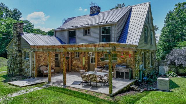 31232 Hollyfield Road, Damascus, VA 24236
