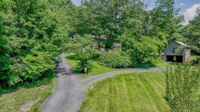 31232 Hollyfield Road, Damascus, VA 24236