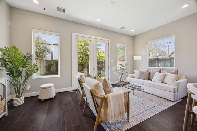 2415 Chapman Street, Houston, TX 77009