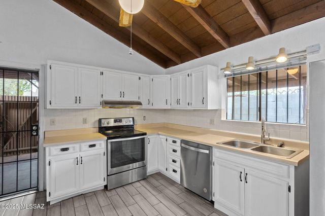 3132 E Presidio Road, Tucson, AZ 85716