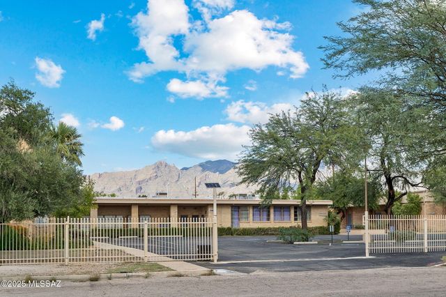 3132 E Presidio Road, Tucson, AZ 85716
