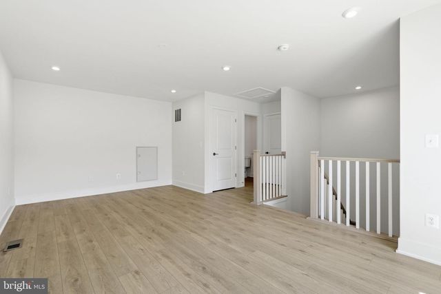 42200 SHINING STAR SQ, Brambleton, VA 20148