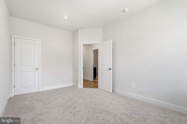42200 SHINING STAR SQ, Brambleton, VA 20148