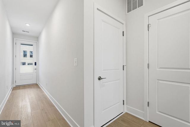 42200 SHINING STAR SQ, Brambleton, VA 20148