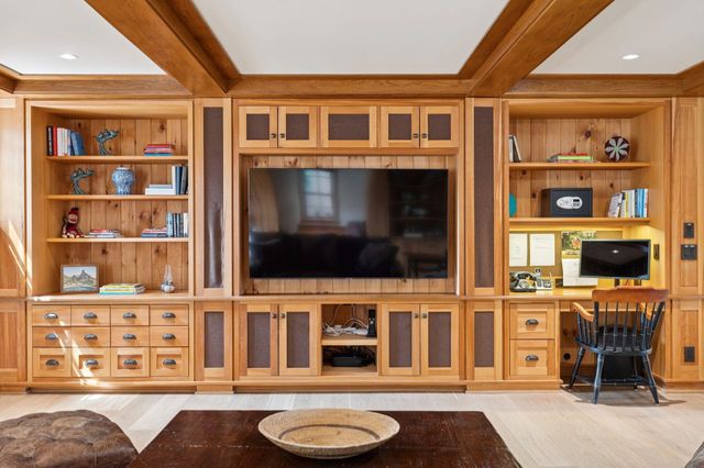 2358 Long Hill Road, Woodstock, VT 05091