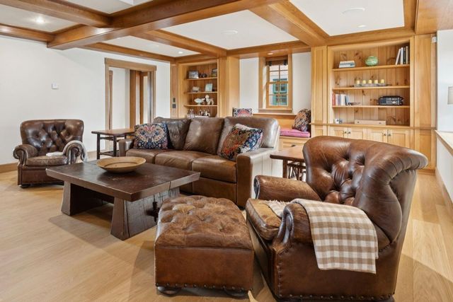 2358 Long Hill Road, Woodstock, VT 05091
