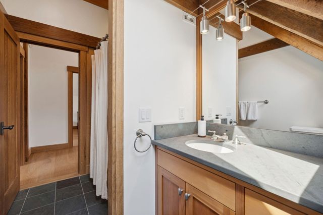 2358 Long Hill Road, Woodstock, VT 05091