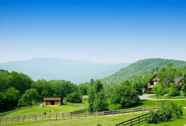 2358 Long Hill Road, Woodstock, VT 05091