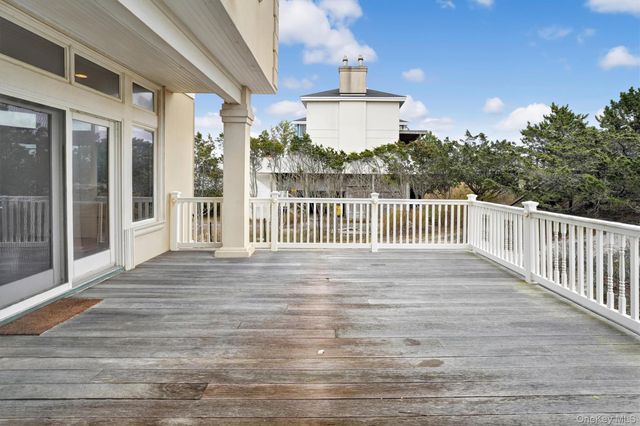 605 Dune Road, Westhampton, NY 11977