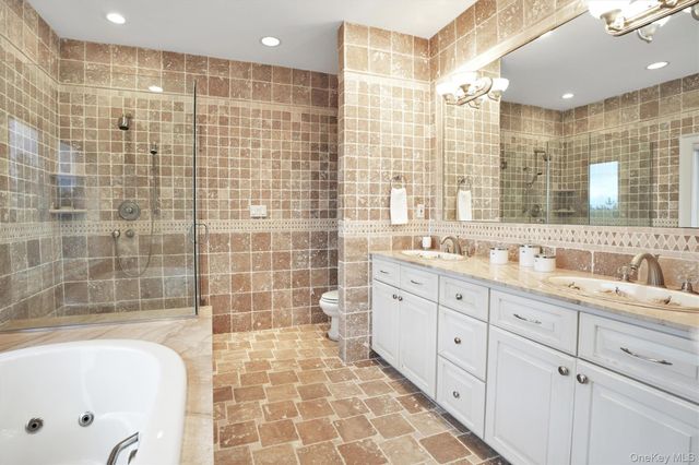 605 Dune Road, Westhampton, NY 11977