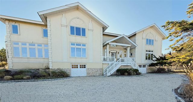 605 Dune Road, Westhampton, NY 11977