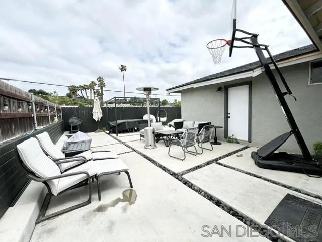 6082 Rock St., San Diego, CA 92115