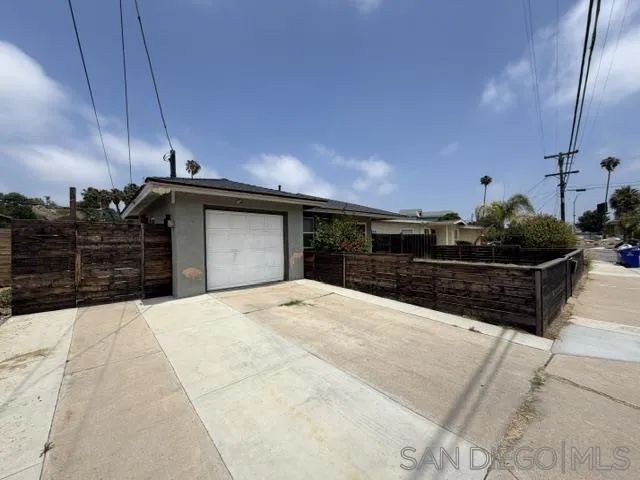 6082 Rock St., San Diego, CA 92115