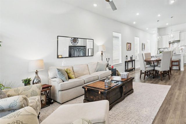 645 Treaty Oak DR, Georgetown, TX 78628
