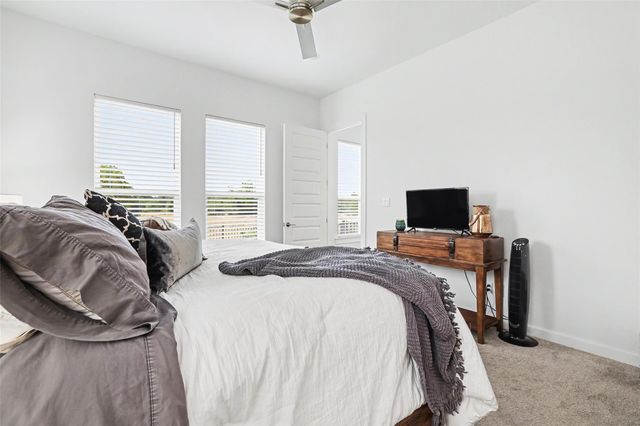 645 Treaty Oak DR, Georgetown, TX 78628
