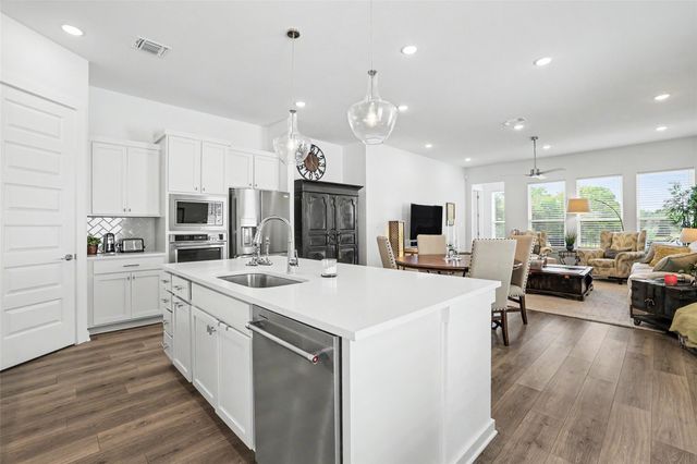 645 Treaty Oak DR, Georgetown, TX 78628