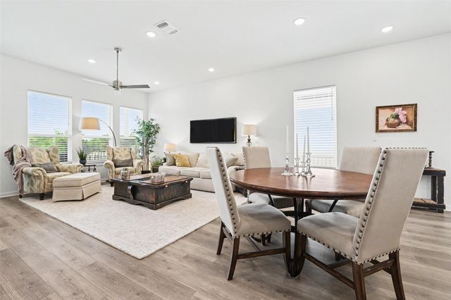 645 Treaty Oak DR, Georgetown, TX 78628