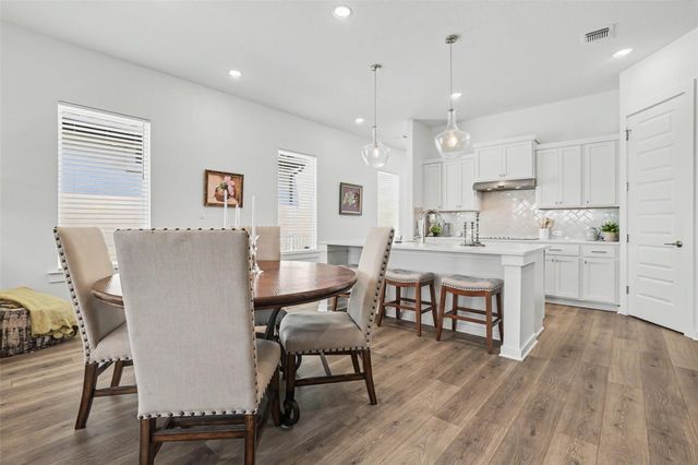 645 Treaty Oak DR, Georgetown, TX 78628