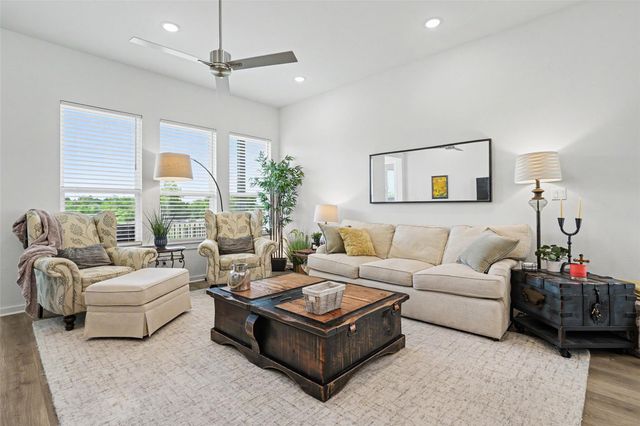 645 Treaty Oak DR, Georgetown, TX 78628