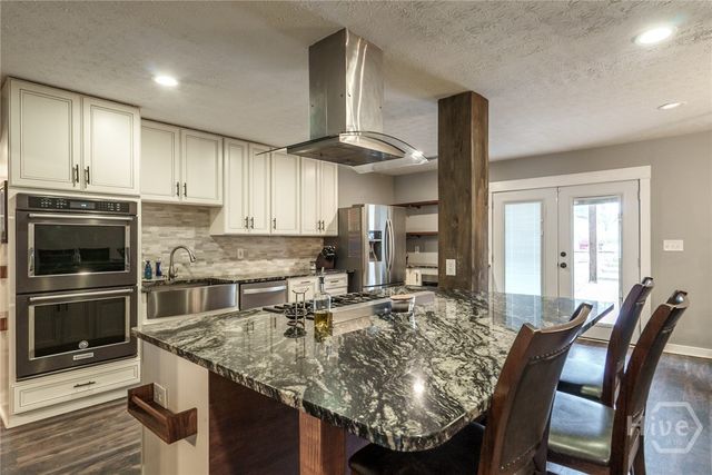 3633 Saddlebrook Drive, Loganville, GA 30052