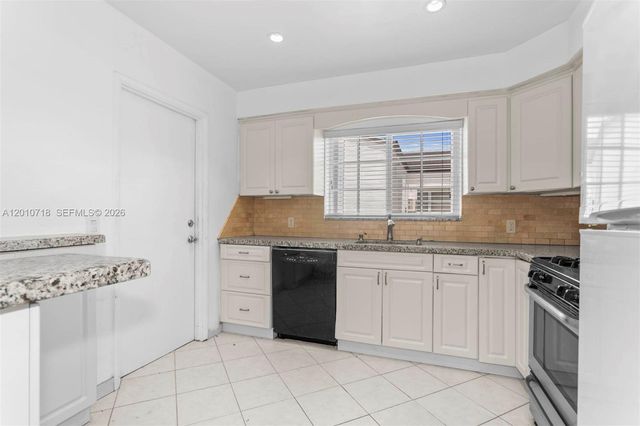 9125 Carlyle Ave, Surfside, FL 33154