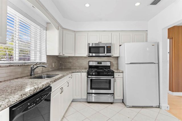 9125 Carlyle Ave, Surfside, FL 33154