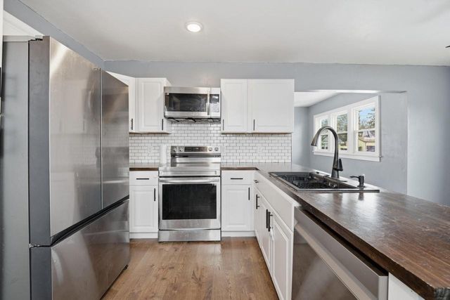 250 W CAROLINE STREET, Markesan, WI 53946