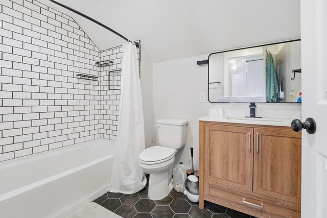 250 W CAROLINE STREET, Markesan, WI 53946