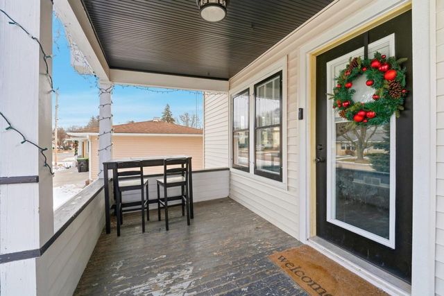 250 W CAROLINE STREET, Markesan, WI 53946