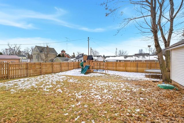 250 W CAROLINE STREET, Markesan, WI 53946