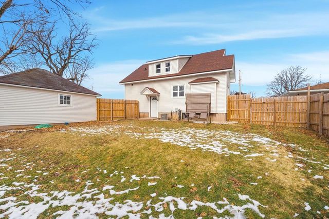 250 W CAROLINE STREET, Markesan, WI 53946