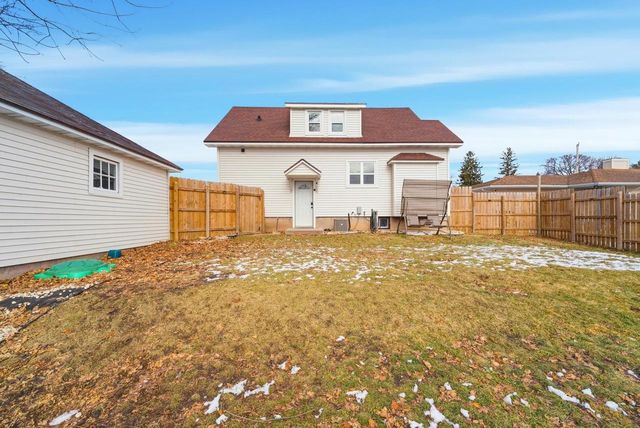 250 W CAROLINE STREET, Markesan, WI 53946