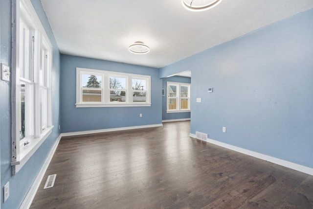 250 W CAROLINE STREET, Markesan, WI 53946