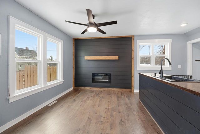 250 W CAROLINE STREET, Markesan, WI 53946