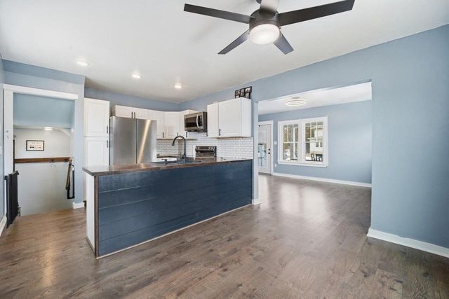 250 W CAROLINE STREET, Markesan, WI 53946