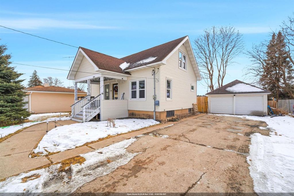 250 W CAROLINE STREET, Markesan, WI 53946