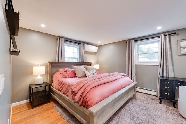 67 Kittredge Dr, Westfield, MA 01085