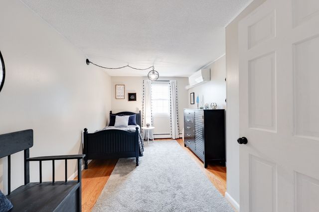 67 Kittredge Dr, Westfield, MA 01085