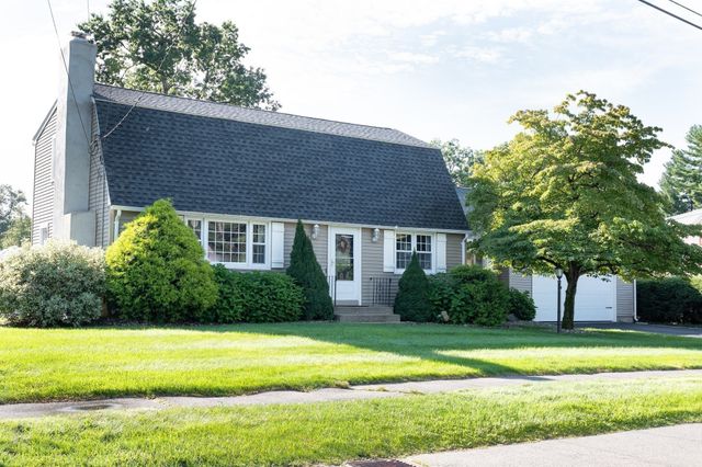 67 Kittredge Dr, Westfield, MA 01085