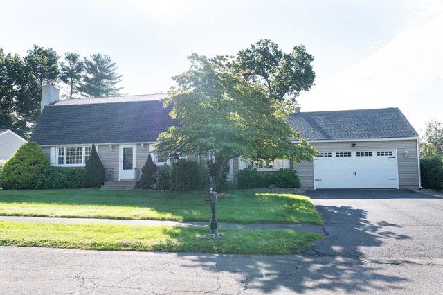 67 Kittredge Dr, Westfield, MA 01085