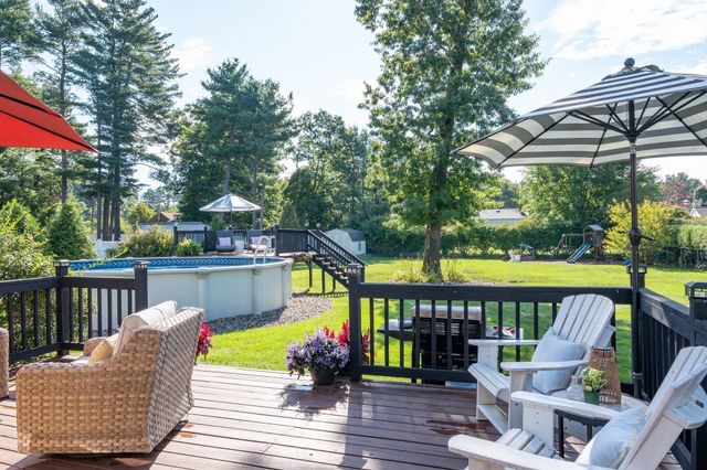 67 Kittredge Dr, Westfield, MA 01085