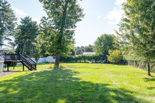 67 Kittredge Dr, Westfield, MA 01085