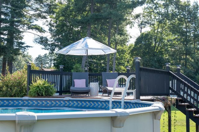 67 Kittredge Dr, Westfield, MA 01085