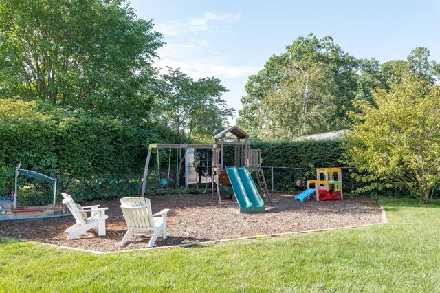 67 Kittredge Dr, Westfield, MA 01085