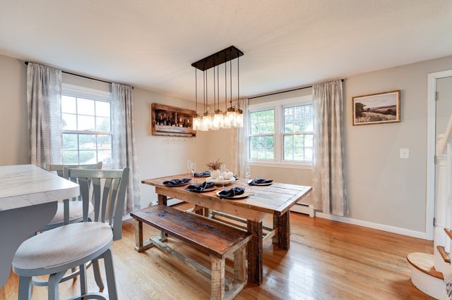 67 Kittredge Dr, Westfield, MA 01085