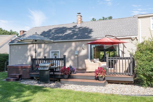 67 Kittredge Dr, Westfield, MA 01085