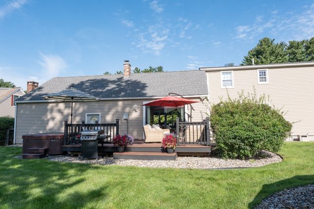 67 Kittredge Dr, Westfield, MA 01085